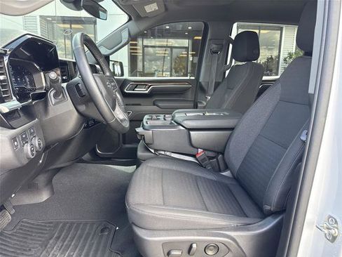 Used 2025 Chevrolet Silverado 1500 RST AWD/4WD image 4