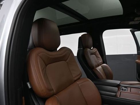 Certified 2023 Lincoln Navigator Reserve AWD/4WD image 33
