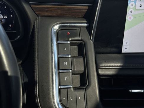 Certified 2023 Chevrolet Suburban High Country AWD/4WD image 16