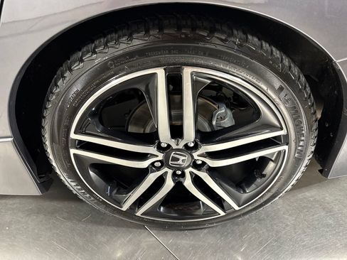 Used 2016 Honda Accord Touring image 12