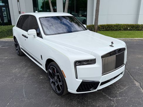 Used 2025 Rolls-Royce Cullinan Black Badge image 5