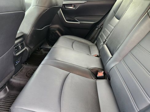 Used 2022 Toyota RAV4 XLE Premium FWD image 29