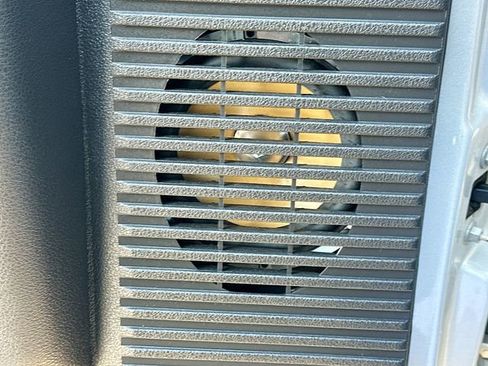 Used 2014 Ford F250 Lariat w/ Lariat Interior Package image 19