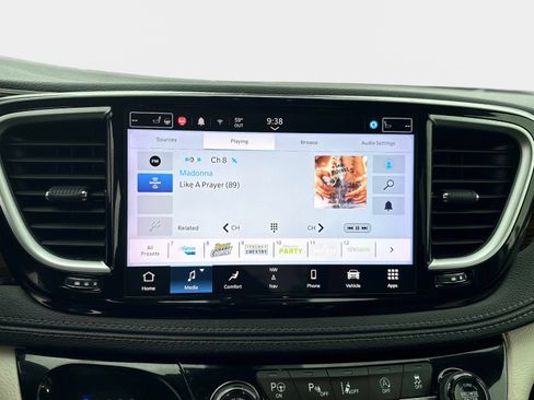 Used 2022 Chrysler Pacifica Limited image 26