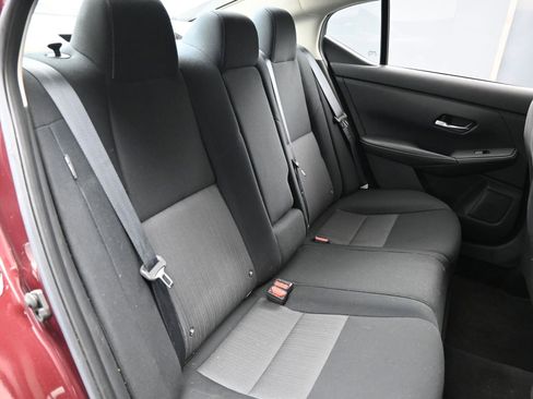 Used 2022 Nissan Sentra SV image 13