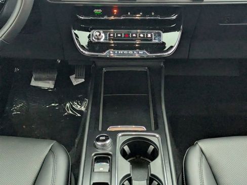 New 2026 Lincoln Corsair Premiere image 16