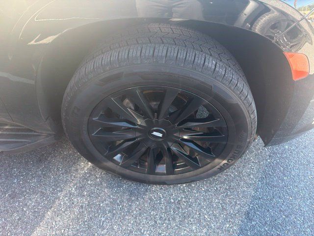 Used 2022 Cadillac Escalade Luxury AWD/4WD image 2