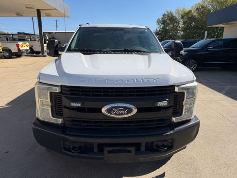 Used 2017 Ford F250 XL w/ Power Equipment Group image 8