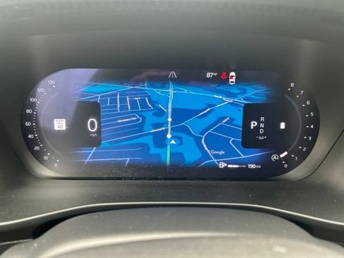 Certified 2025 Volvo XC40 B5 Plus AWD/4WD image 21