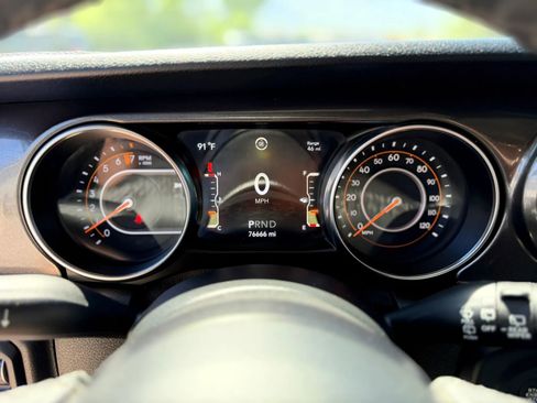 Used 2019 Jeep Wrangler Unlimited Sport AWD/4WD image 37