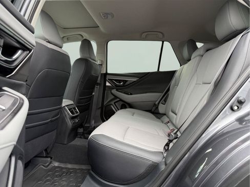Used 2025 Subaru Outback Limited AWD/4WD image 19