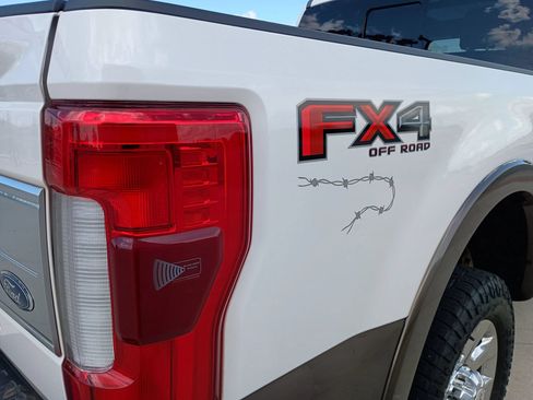 Used 2017 Ford F250 King Ranch w/ King Ranch Ultimate Package AWD/4WD image 9