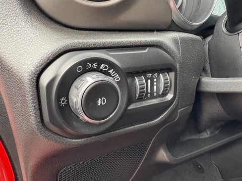 Used 2018 Jeep Wrangler Unlimited Sport S image 17