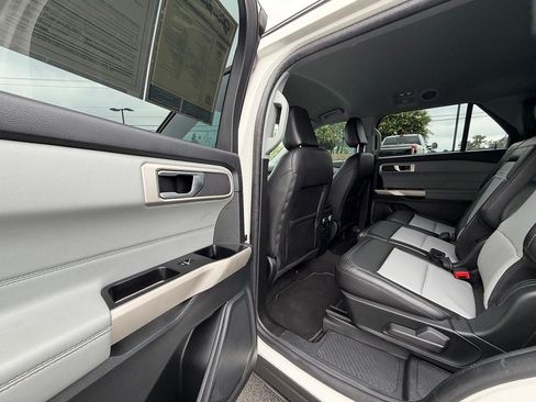 Certified 2022 Ford Explorer XLT w/ Equipment Group 202A RWD image 26