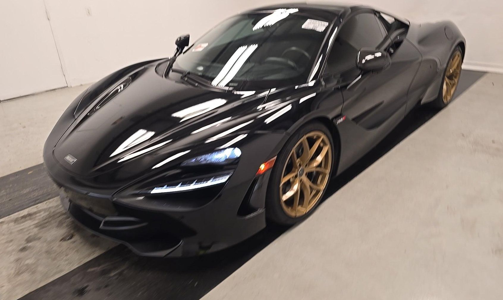 Used 2020 McLaren 720S Luxury RWD image 1