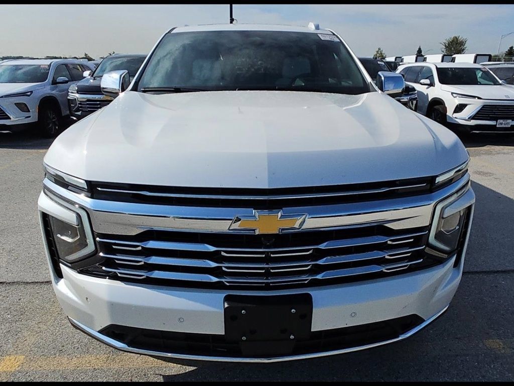 Used 2025 Chevrolet Suburban Premier AWD/4WD image 10