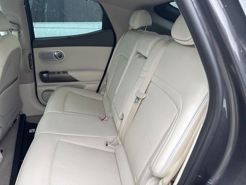 Used 2023 Genesis GV60 Advanced image 5