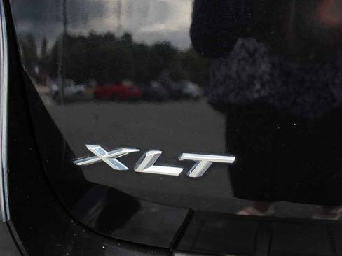 Used 2020 Ford Explorer XLT w/ Equipment Group 202A AWD/4WD image 7