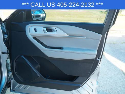 Used 2025 Ford Explorer Active w/ Active Comfort Package RWD image 20