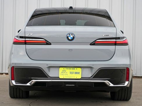 Used 2023 BMW i7 xDrive60 w/ Executive Package 2 image 11