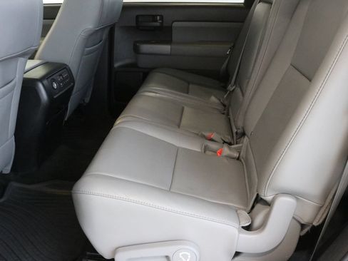 Used 2013 Toyota Sequoia SR5 AWD/4WD image 28