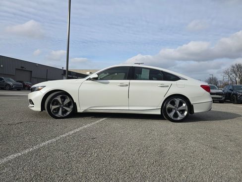 Used 2019 Honda Accord Touring image 16
