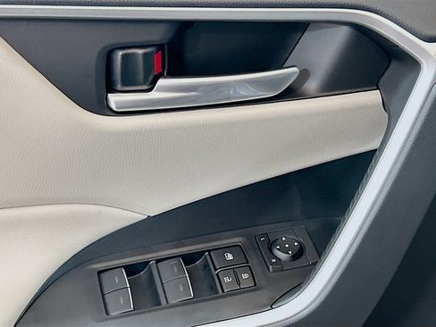 New 2025 Toyota RAV4 XLE image 17