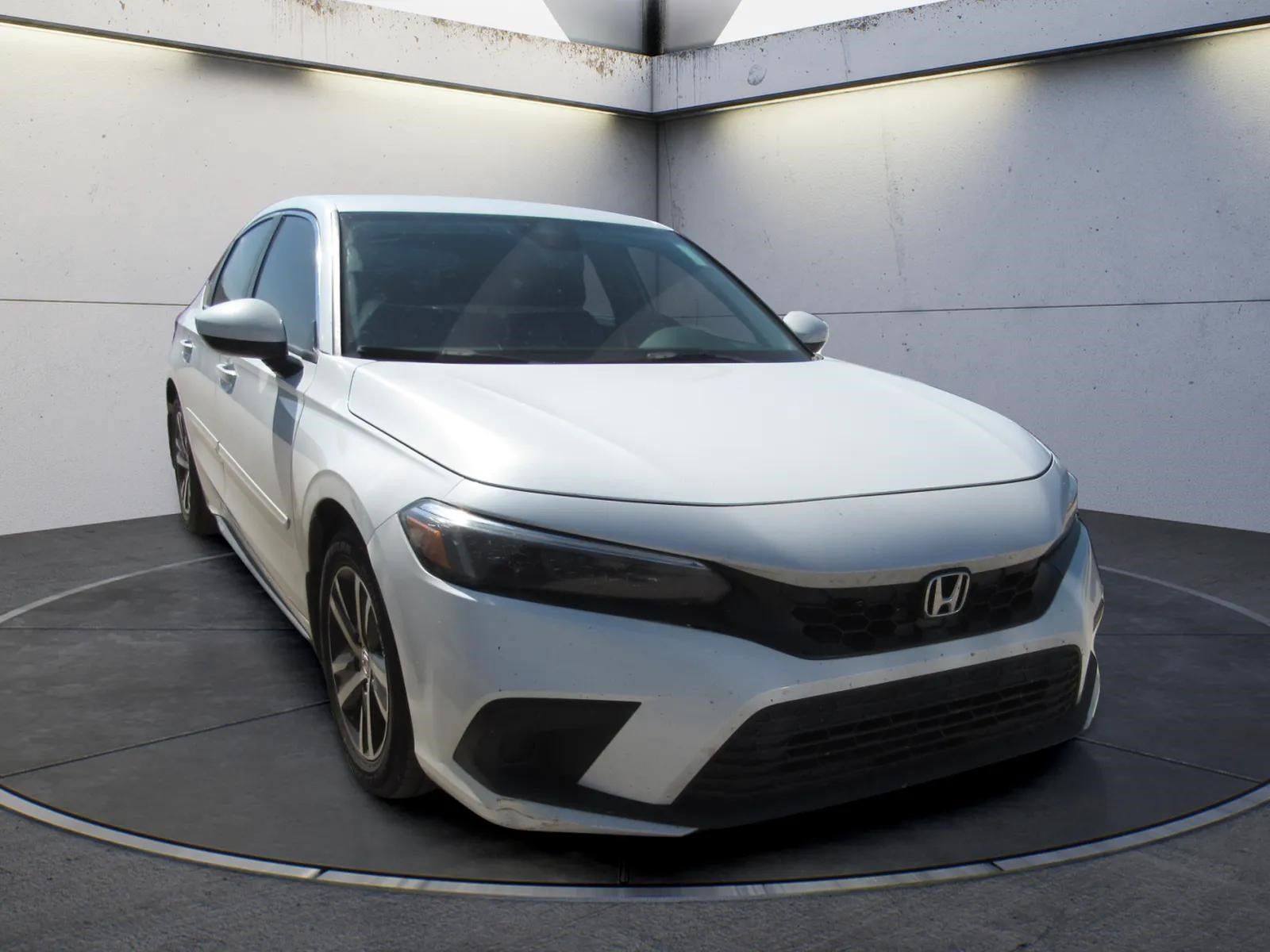 Used 2023 Honda Civic LX image 2