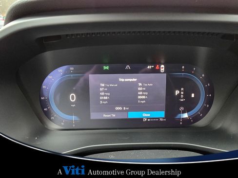 Used 2025 Volvo XC40 B5 Plus w/ Protection Package Premier image 14