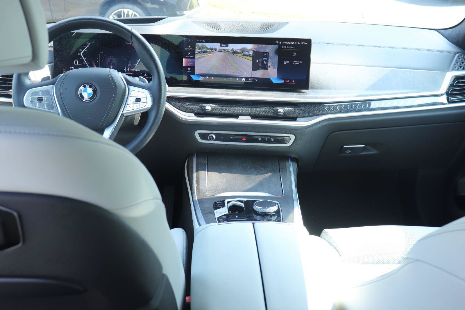 Used 2024 BMW X7 xDrive40i w/ Premium Package AWD/4WD image 8