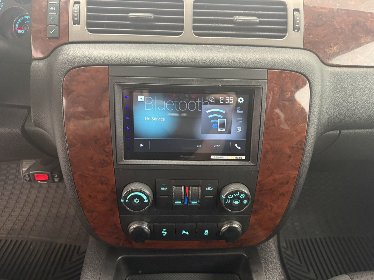 Used 2012 Chevrolet Suburban LS w/ All-Star Edition AWD/4WD image 20
