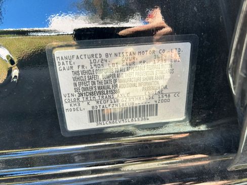 Used 2025 Nissan Versa SV image 31