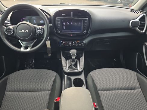 Used 2024 Kia Soul LX w/ Option Group 015 FWD image 12