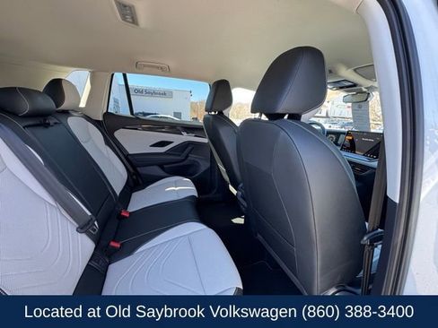 Used 2025 Volkswagen Tiguan SE image 25