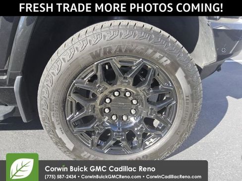 Used 2025 GMC Hummer EV 3X w/ LPO, Roof Cross Rail Package AWD/4WD image 7