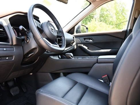 Used 2023 Nissan Rogue SL AWD/4WD image 12