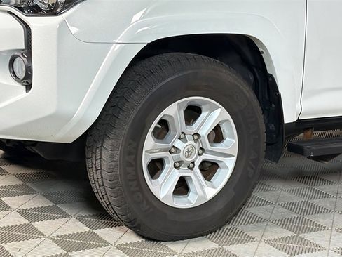 Used 2018 Toyota 4Runner SR5 image 4
