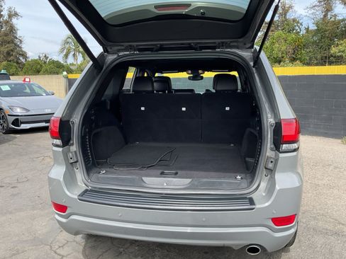 Used 2019 Jeep Grand Cherokee Altitude RWD image 26