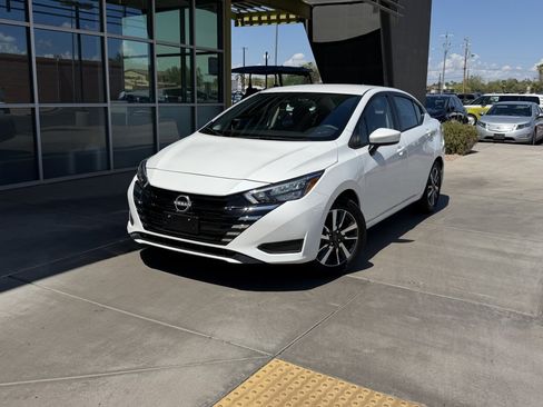 Used 2025 Nissan Versa SV w/ Trunk Package FWD image 2