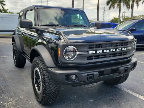 Used 2023 Ford Bronco Black Diamond w/ Sasquatch Package AWD/4WD image 2