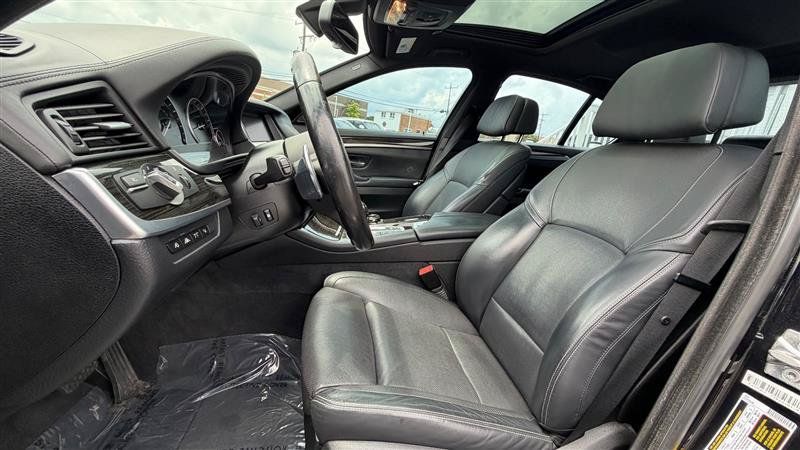 Used 2016 BMW 550i xDrive Sedan AWD/4WD image 25