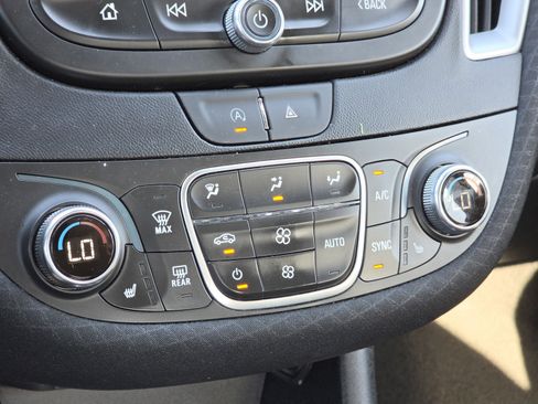 Used 2024 Chevrolet Malibu LT FWD image 23