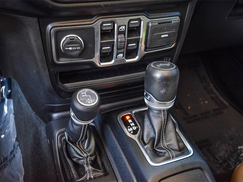 Used 2022 Jeep Wrangler Unlimited Sahara w/ Cold Weather Group image 19