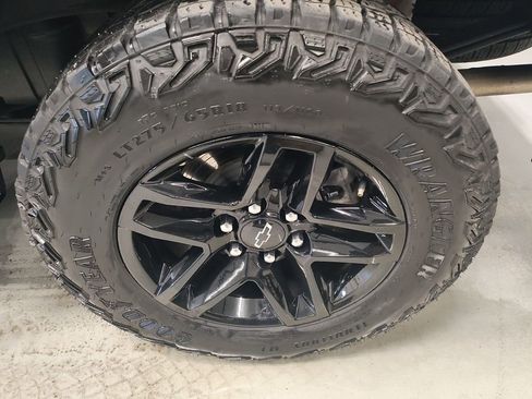 Used 2023 Chevrolet Silverado 1500 LT Trail Boss image 18