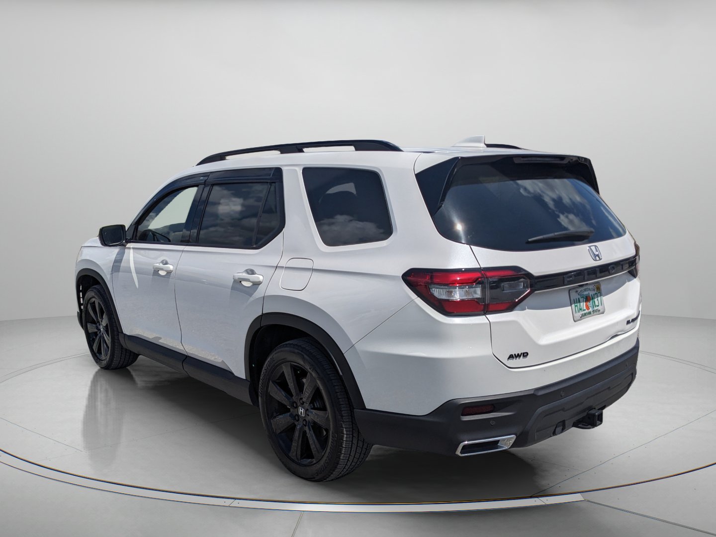 Used 2025 Honda Pilot Black Edition image 6