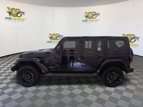 Used 2021 Jeep Wrangler Unlimited Sahara image 6