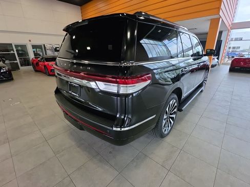 Used 2022 Lincoln Navigator Reserve AWD/4WD image 8