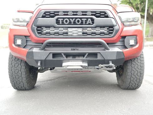 Used 2020 Toyota Tacoma SR w/ SX Package AWD/4WD image 3