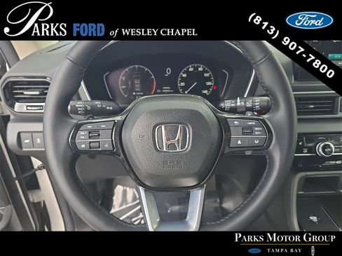 Used 2024 Honda Pilot Touring image 29