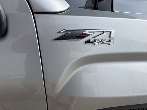 Used 2018 GMC Sierra 1500 SLE w/ SLE Value Package image 9